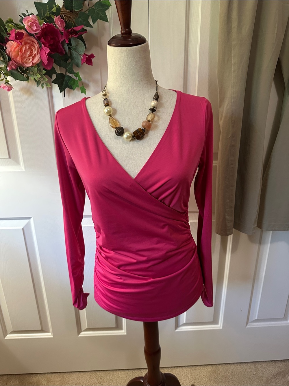 Boston Proper | Hot Pink Long-Sleeve Sexy Travel Ruched Top | size: Small